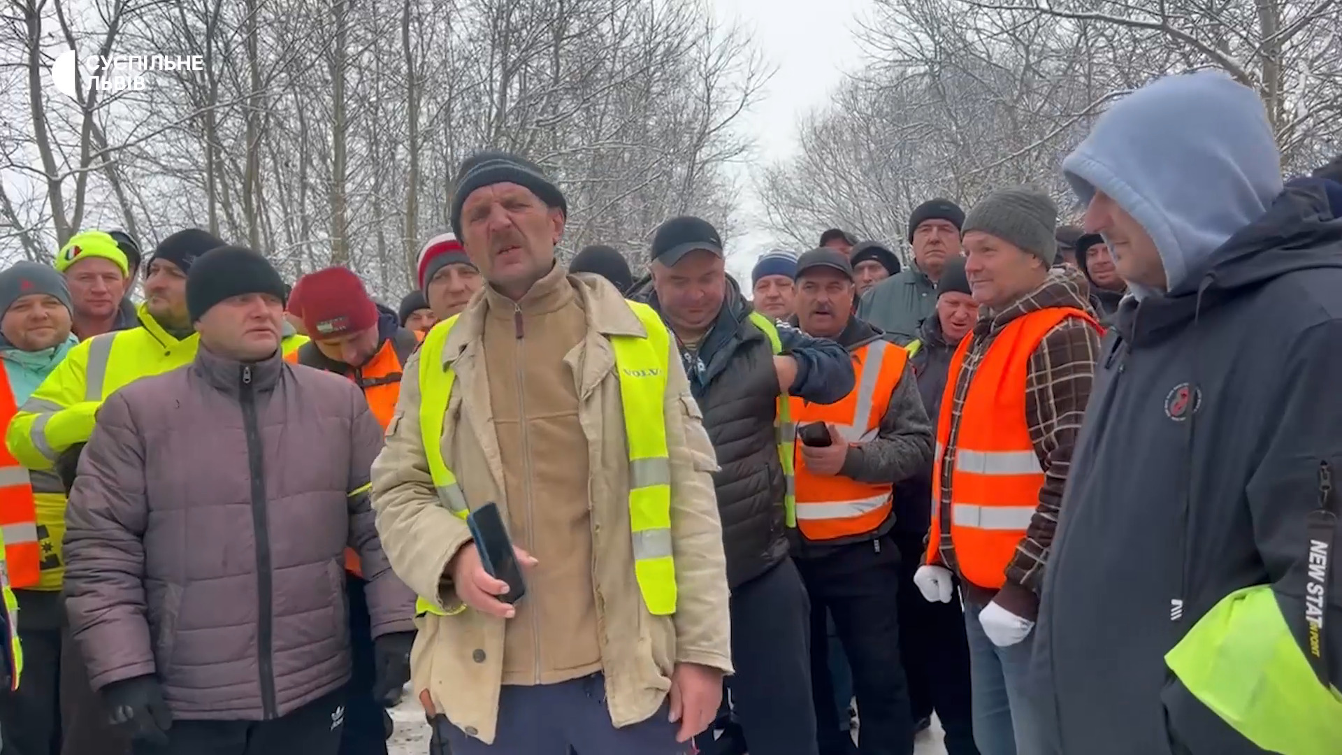 Украинские водители вынуждены прибегнуть к голодовке. Фото - Телеграм
